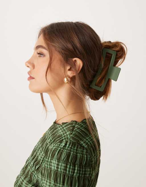 DesignB London XL hair claw in dark green, 4 of 4