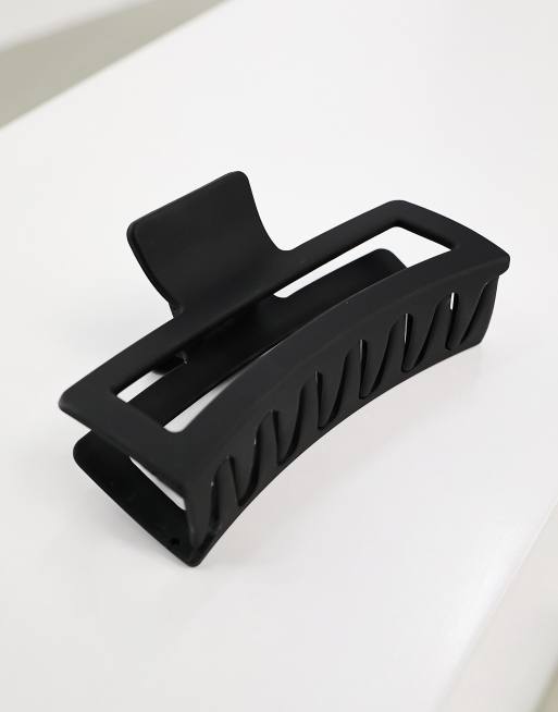 DesignB London XL hair claw in matte black , 3 of 4