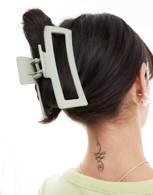 DesignB London XL hair claw in mint green  , 4 of 4