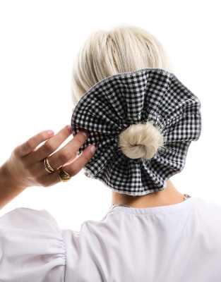 DesignB London - Zweilagiger Scrunchie-Haargummi in Schwarz mit Vichy-Karo