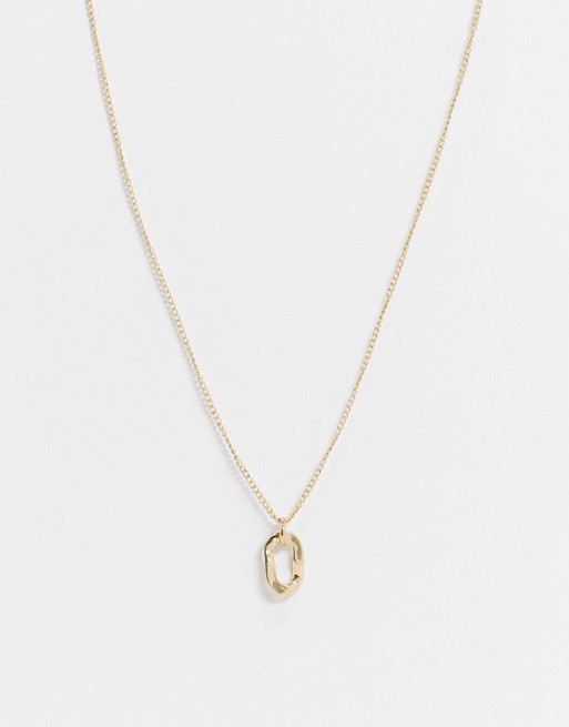 DesignB neckchain in gold with chain link pendant