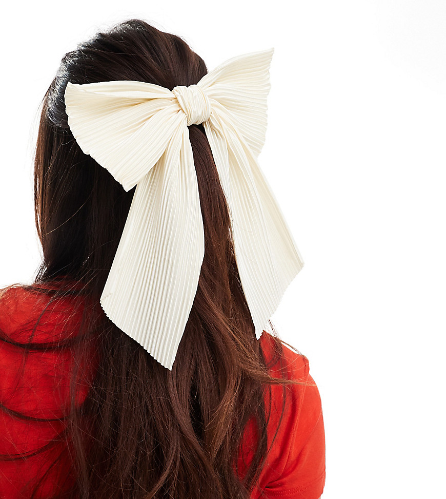 DesignB oversized plisse hair bow in cream-White