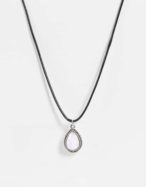 DesignB rope necklace with opal pendant