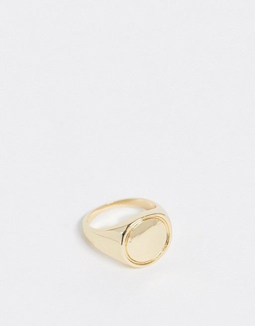 DesignB signet pinky ring in gold