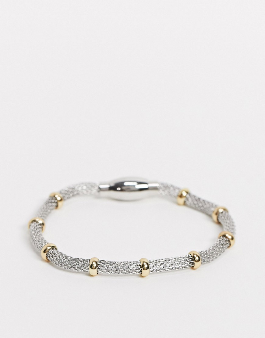 DesignB - Silverfärgat armband med guldfärgad ringdetalj och magnetstängning