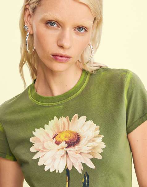 Desigual Fitted daisy t-shirt in green - view 1