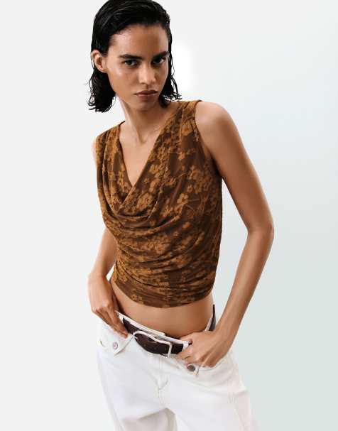 Desigual - Gedrapeerd mouwloos T-shirt in bruin - view 1