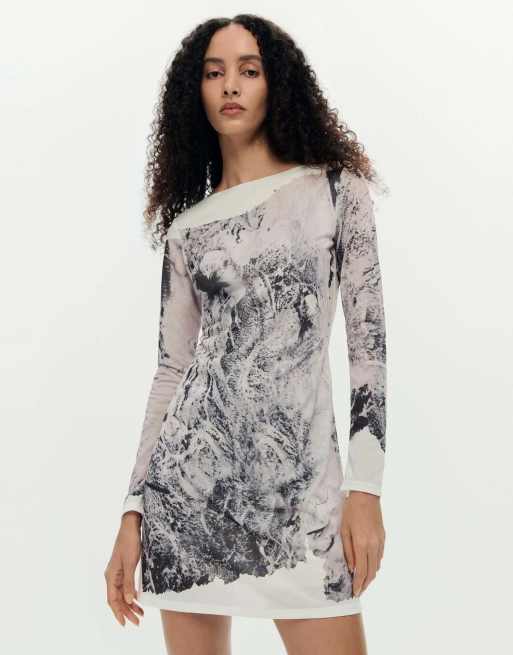 Desigual – Kleid in Grau mit Collagen-Print, 4 von 4