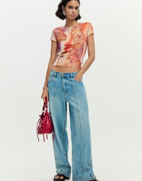 Desigual – Kleine Tasche in Rot mit Blumen-Applikationen - view 1