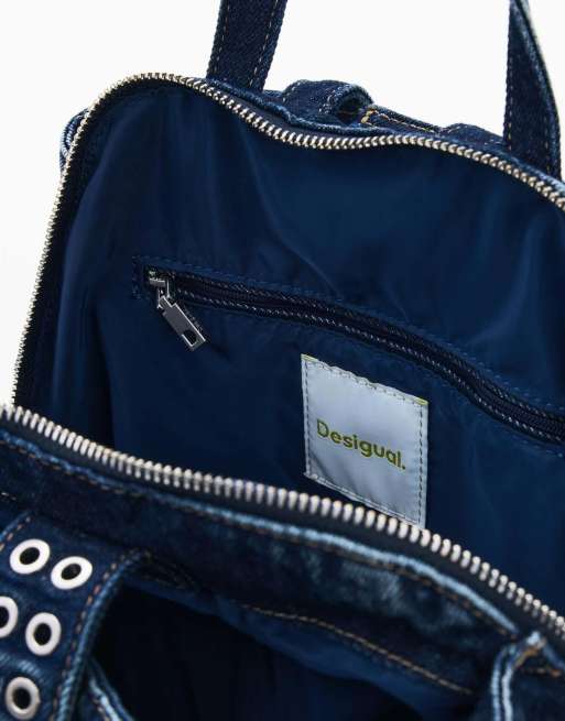 Desigual – Kleiner Jeans-Rucksack in Blau mit Blumenanhänger, 4 von 4