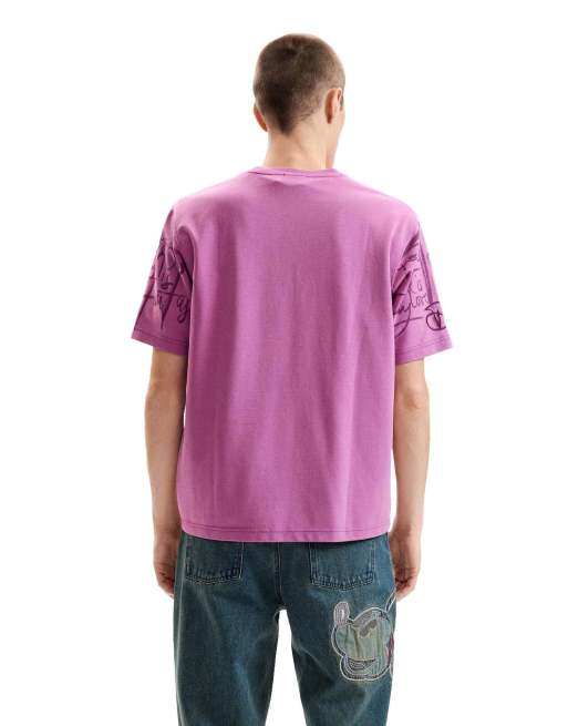 Desigual – Kurzärmliges T-Shirt in Lila mit Schriftzug, 2 von 4