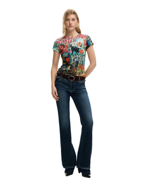 Desigual – T-Shirt in Rot mit Katzen-Print - view 1