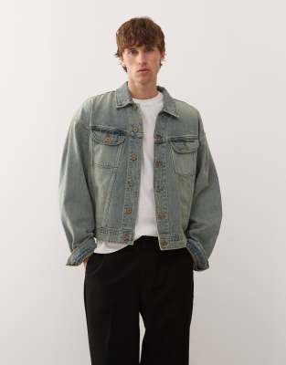 Deus Ex Machina Deus Ex Machina sasafras denim trucker jacket in vintage wash with embroided patches-Blue