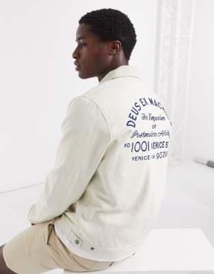 veste deus ex machina