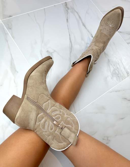 DIA Studios Cowboy boots in brown