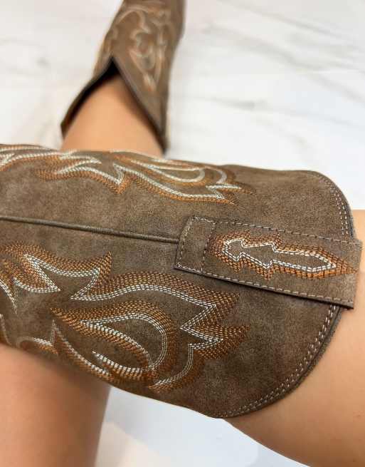 DIA Studios Cowboy western ankle boots in brown in brown , 4 of 4