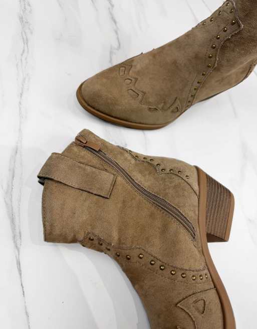 DIA Studios Cowboy western ankle boots in light brown in brown, 4 of 4