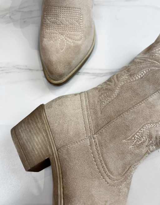 DIA Studios Cowboy western boots in beige faux suede, 3 of 4