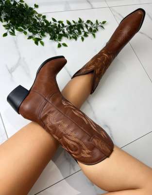 DIA STUDIOS Cowboy Western Boots in brown