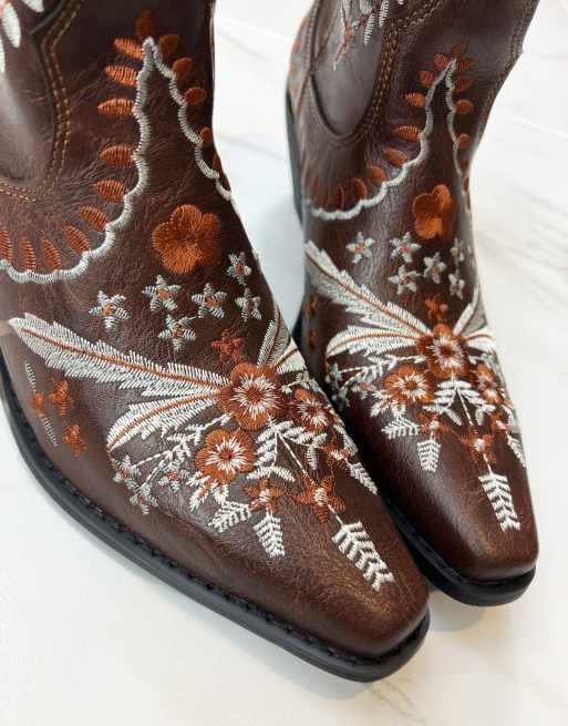 DIA Studios Cowboy western boots in brown, 4 of 4