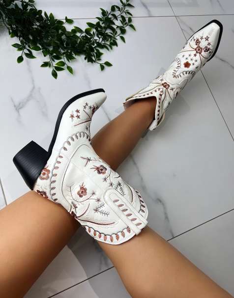 DIA STUDIOS Cowboy Western Boots in cream - view 1
