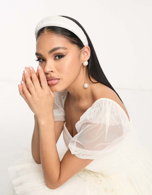 Diadema blanca con diseño de cuentas de My Accessories London, 2 de 4