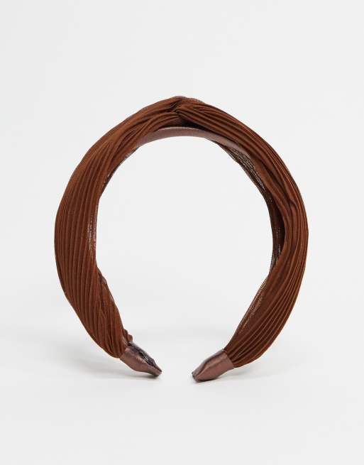 Diadema con nudo y diseño plisado en marrón de ASOS DESIGN