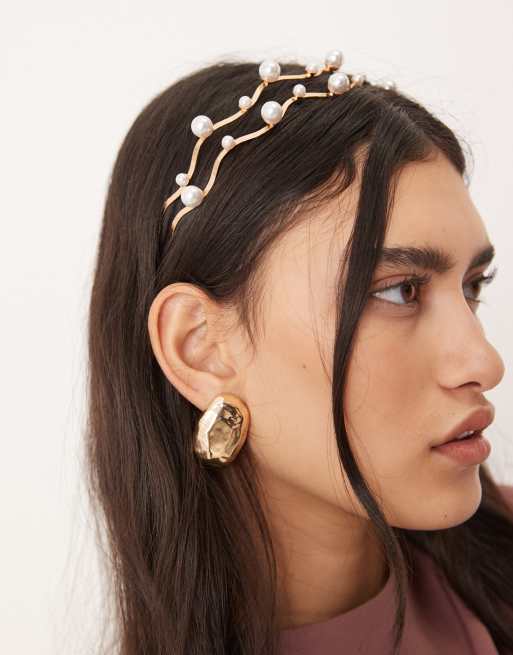 Diadema de varias hileras con diseño ondulado y detalle de perlas de ASOS DESIGN, 3 de 3