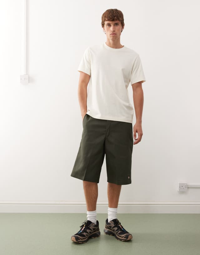 Dickies 13 inch twill pocket shorts in olive green | ASOS