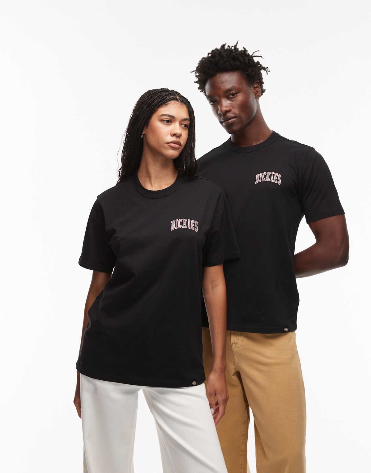 Dickies aitken left chest logo t-shirt in black and red