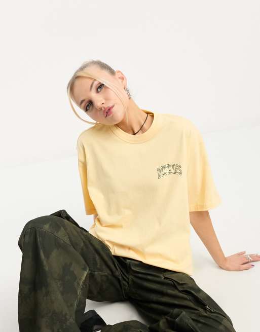 Dickies - Aitkin - T-shirt à logo style universitaire à gauche - Jaune - Exclusivité ASOS