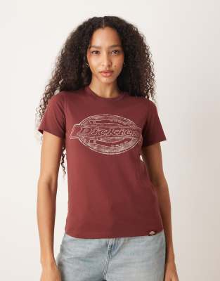 Dickies - APAC - Feuchtigkeitsableitendes, knappes Longline-T-Shirt in Burgunderrot mit großem, zentriertem Logo