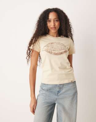 Dickies - APAC - Feuchtigkeitsableitendes, knappes T-Shirt in Wollweiß mit großem, zentriertem Logo-Brown