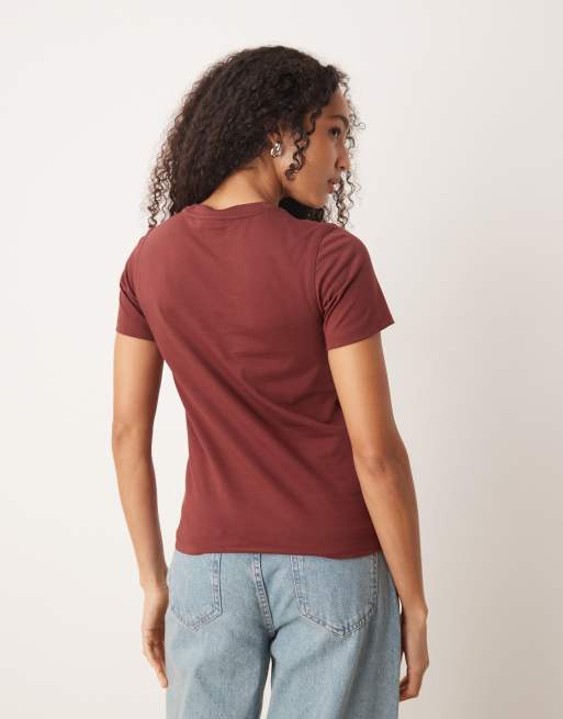 Dickies - APAC Wicking - Bordeaux longline baby-T-shirt med centralt logo, 2 af 4