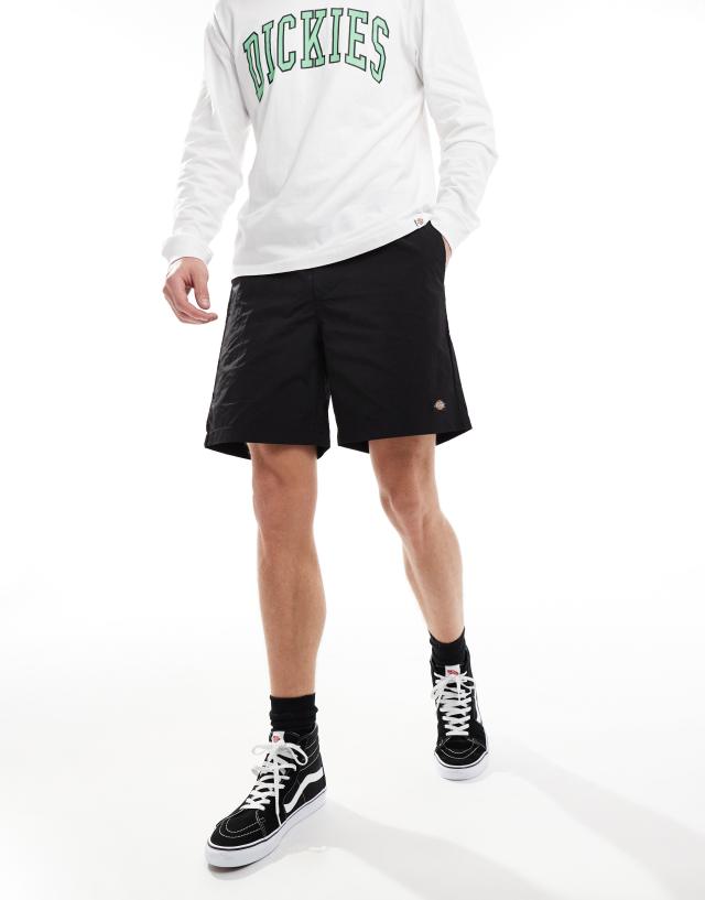 Dickies - fincastle tech nylon shorts in black