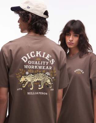 Dickies - Fort Lewis - T-Shirt in Braun mit Grafikprint am Rücken