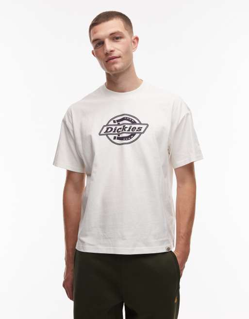 Dickies – Forth Shaw – T-shirt oversize o pudełkowym kroju w kolorze złamanej bieli z logo na środku