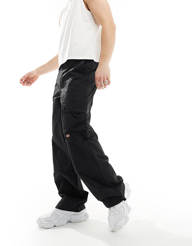 Dickies - jackson nylon cargo trousers in black