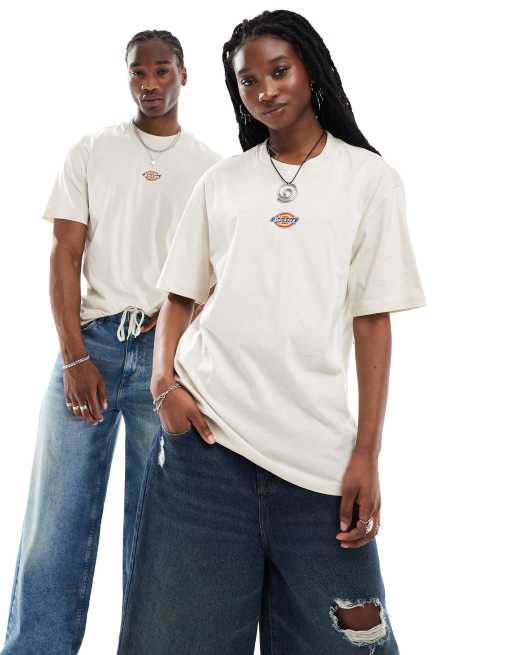 Dickies - Maple Valley - Råhvid T-shirt med korte ærmer og centreret logo - Kun hos FhyzicsShops