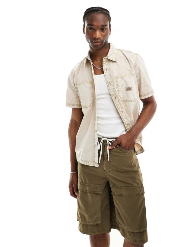 Dickies - newington washed short sleeve shirt in off white