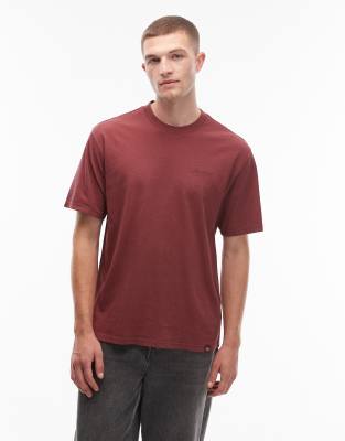 Dickies Dickies plentywood left chest logo t-shirt in washed burgundy-Red