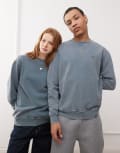 [Dickies] Dickies Plentywood small logo sweatshirt in washed mid blue S BLUE