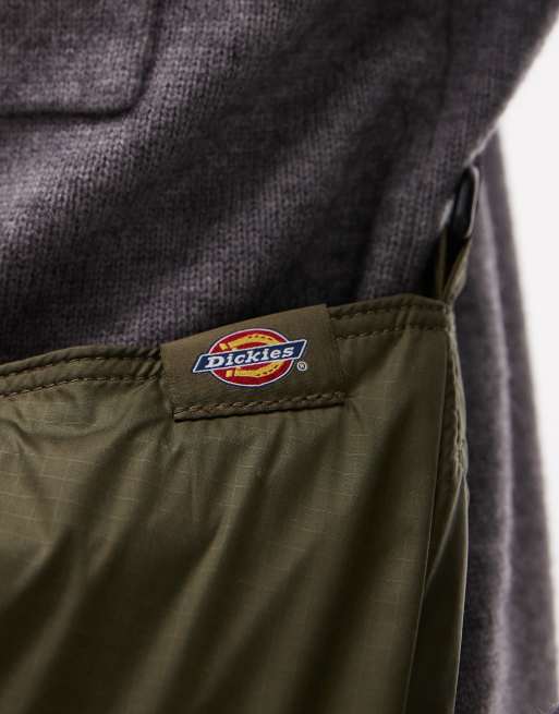 Dickies Unionville nylon cross body bag in khaki green, 2 of 4