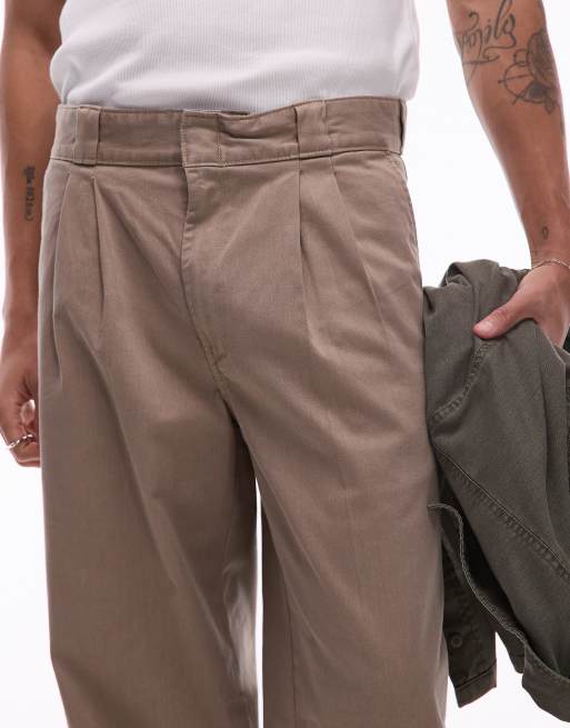 Dickies – Unionville – Weit geschnittene Work-Hose in Hellbraun mit Bundfalten