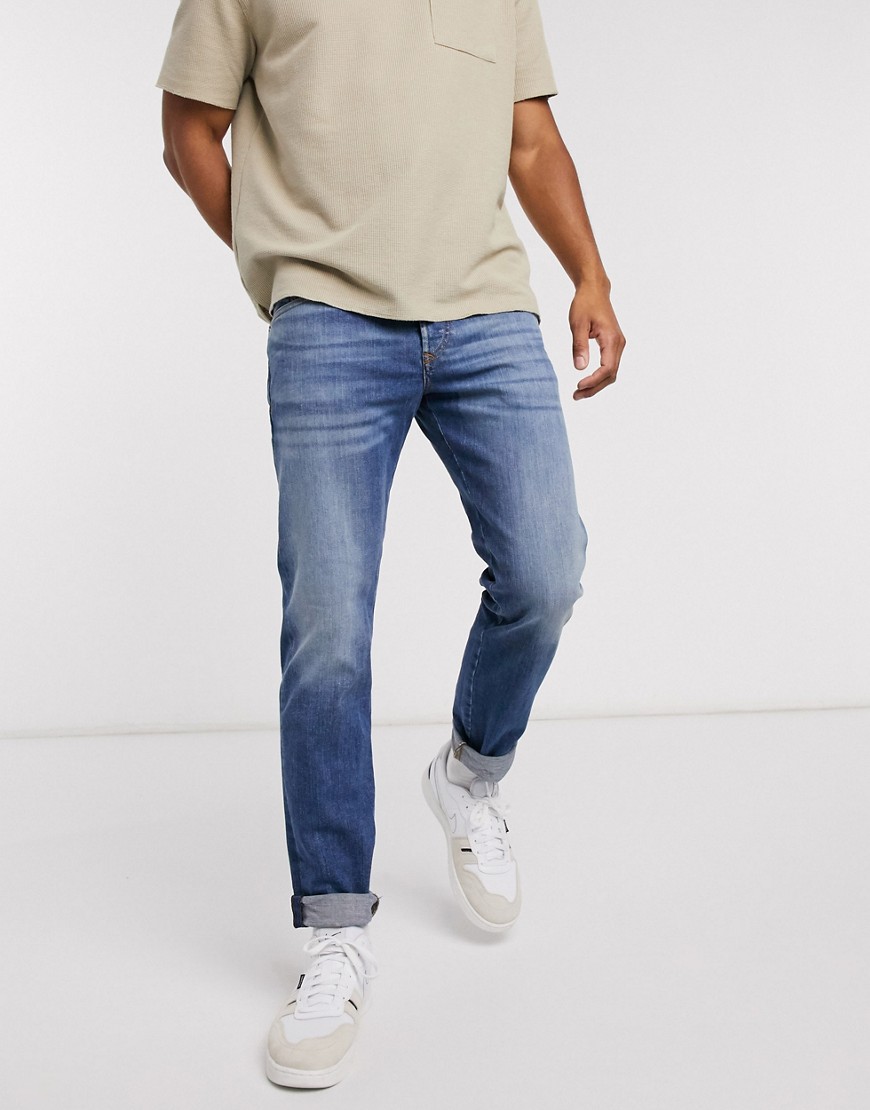 Diesel D-Bazer tapered fit jeans in mid wash-Blue