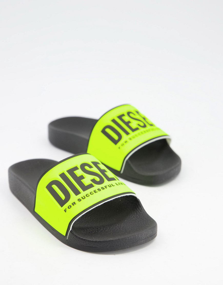 Diesel – Valla – Svarta tofflor med neonfärgad logga