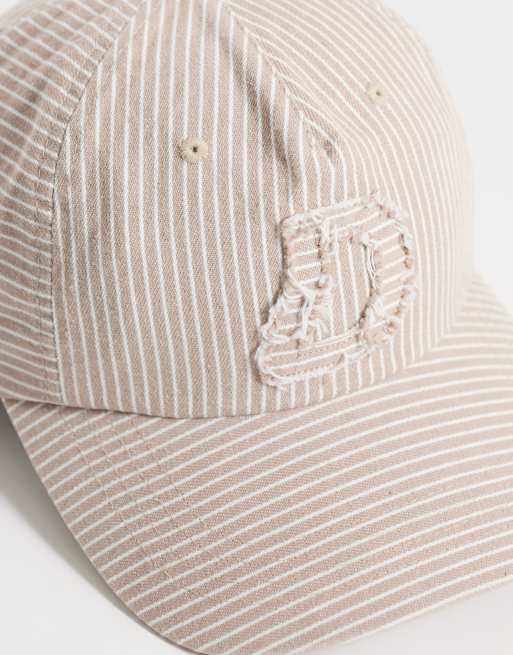 Dime gorra estilo worker con detalle de apliqué desgastada en raya diplomática camel, 2 de 3
