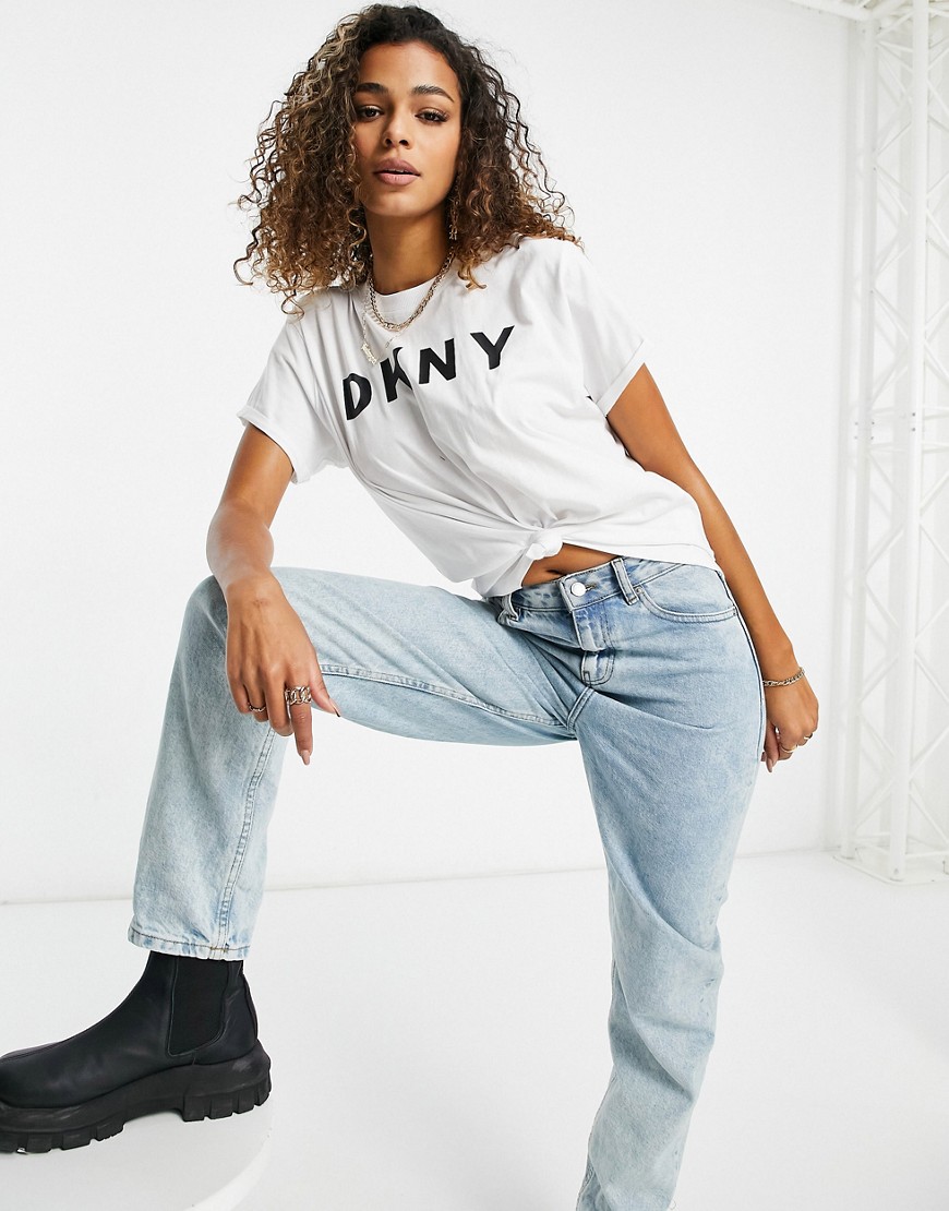 DKNY boxy logo front knotted tee in white