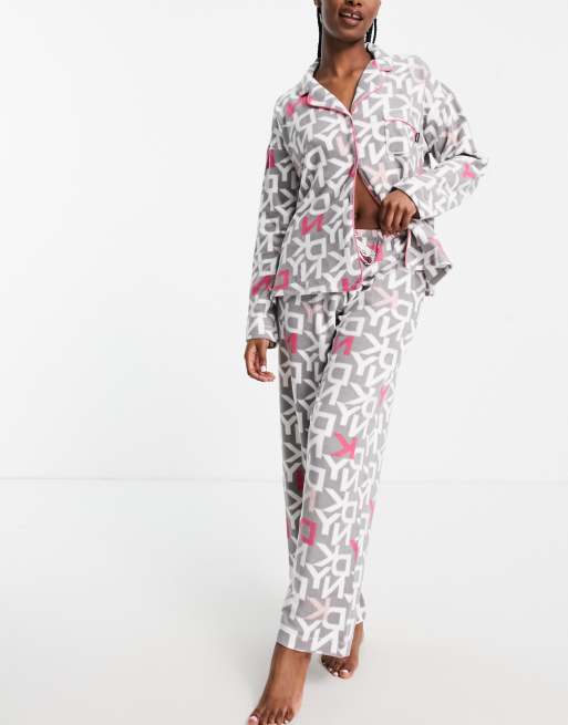 DKNY cosy stretch fleece gift wrapped logo printed revere pyjama set in grey/pink, 4 of 4