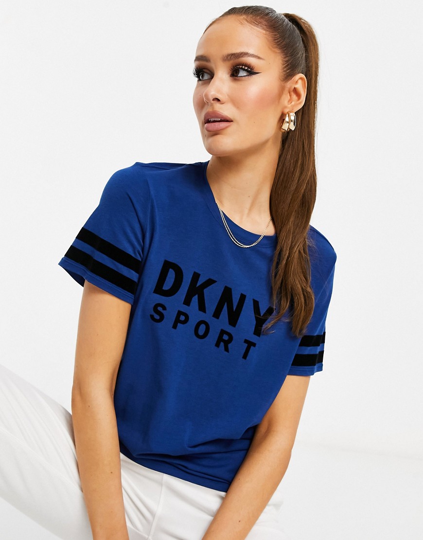 DKNY crew neck logo T-shirt in blue-White